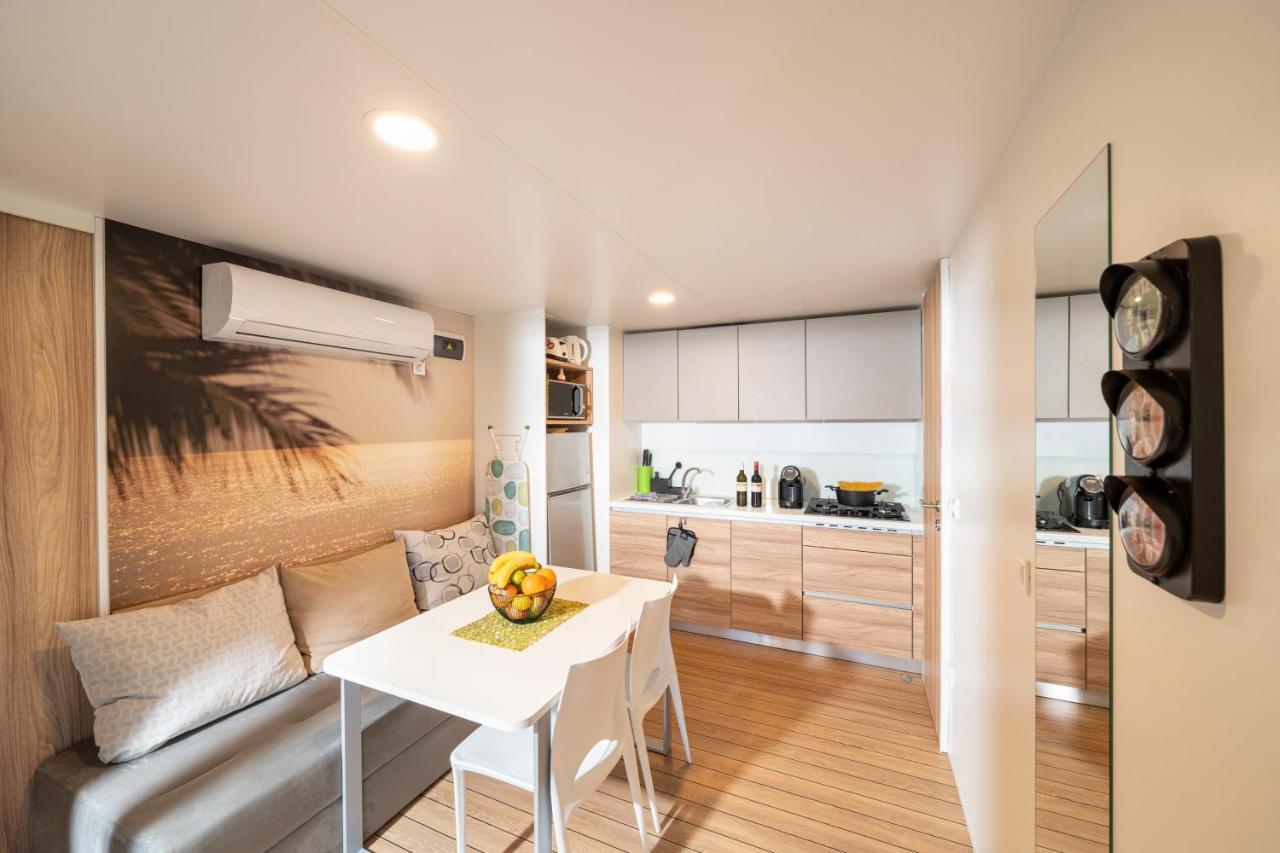 Mobile Home Joy Porton Biondi ロヴィニ エクステリア 写真